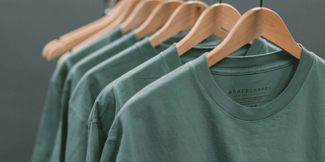 Kleidung online auswählen – worauf man achten sollte