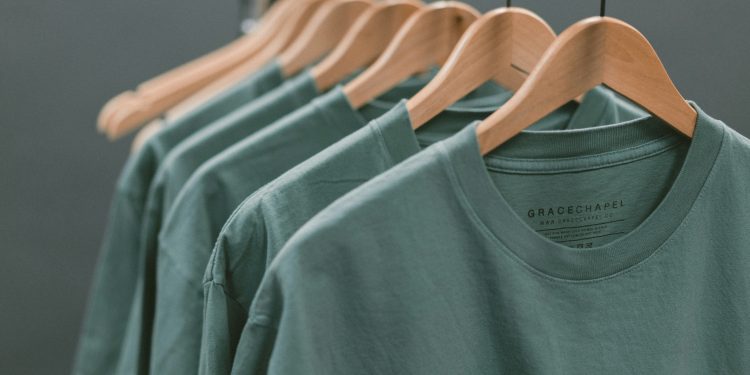 Kleidung online auswählen – worauf man achten sollte